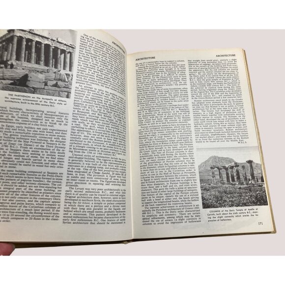 The Living Bible Encyclopedia In Story & Pictures Volume 2 Edition 1968 - Picture 9 of 16